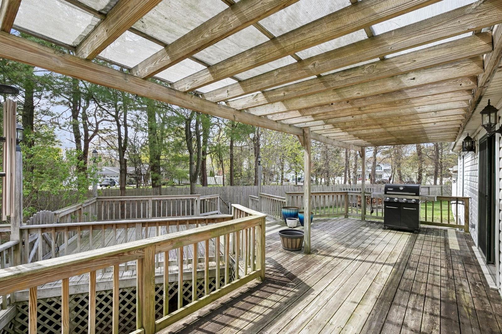 2 Mews Court, Holtsville, New York image 32