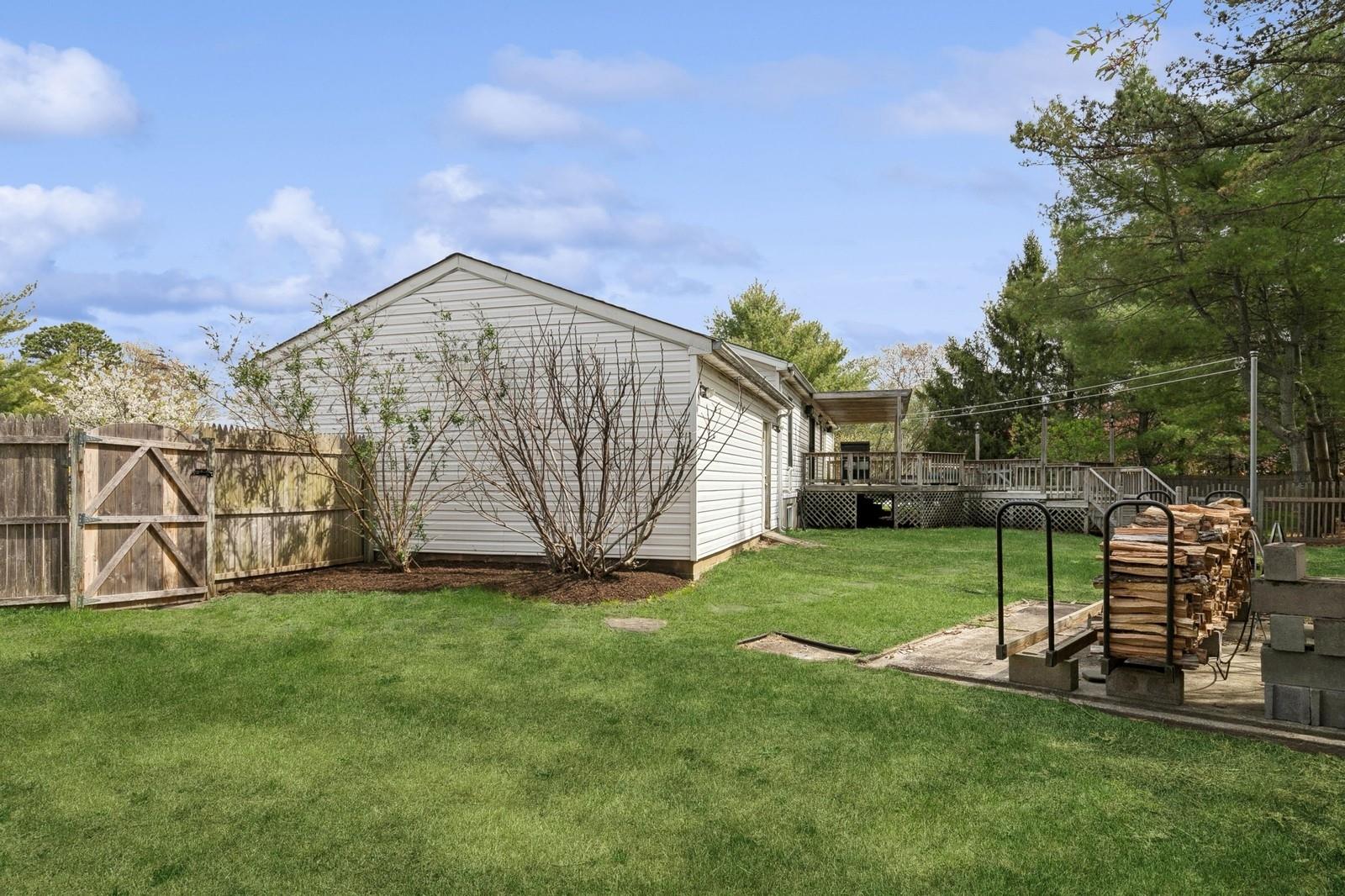 2 Mews Court, Holtsville, New York image 36