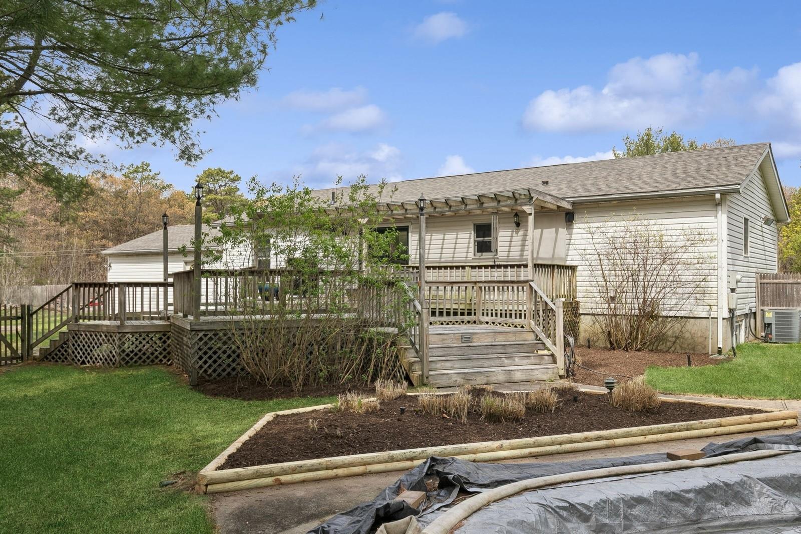2 Mews Court, Holtsville, New York image 34