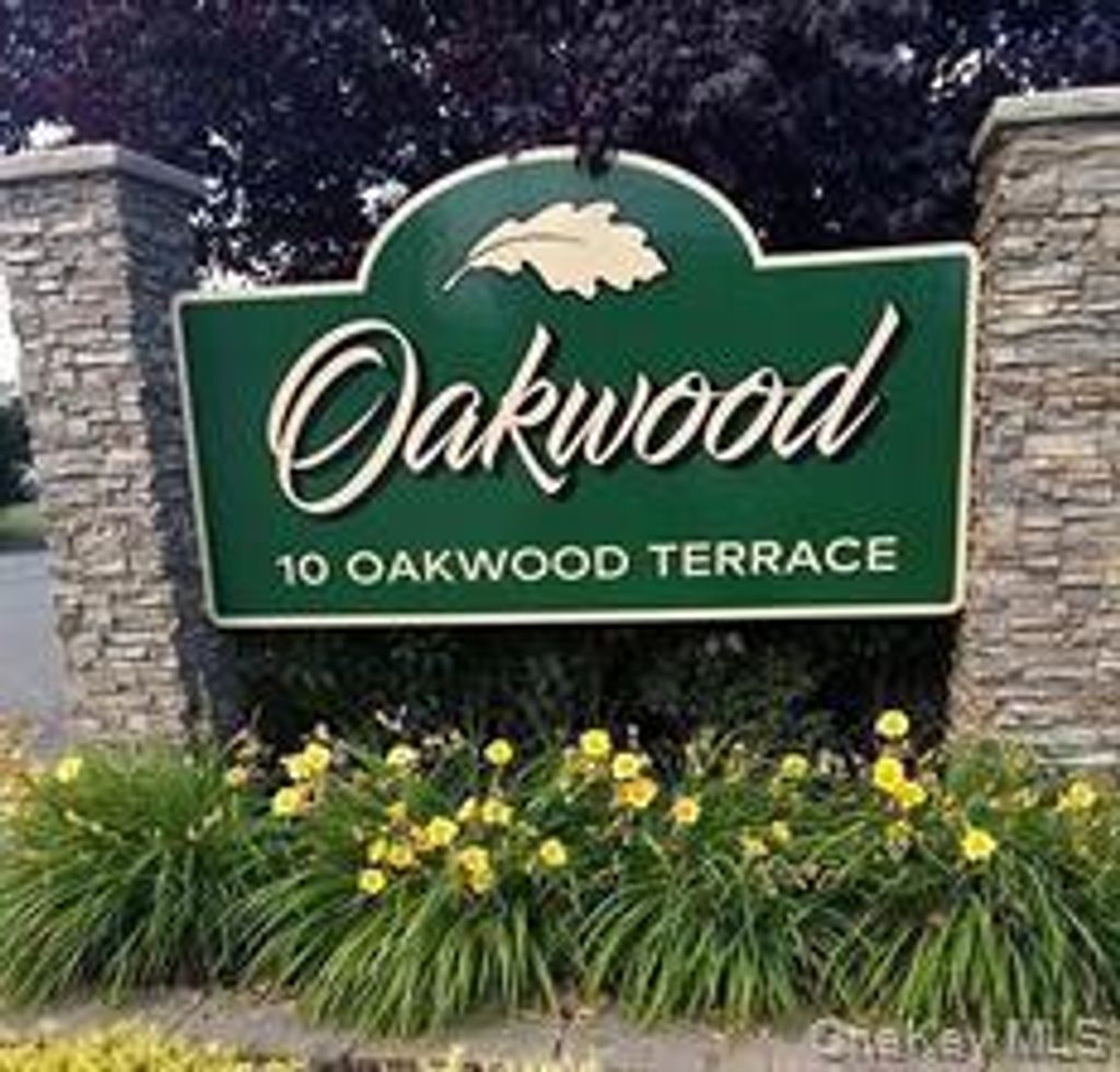 Photo of 10 Oakwood Terrace #87, New Windsor, NY 12553 (MLS # 970208)