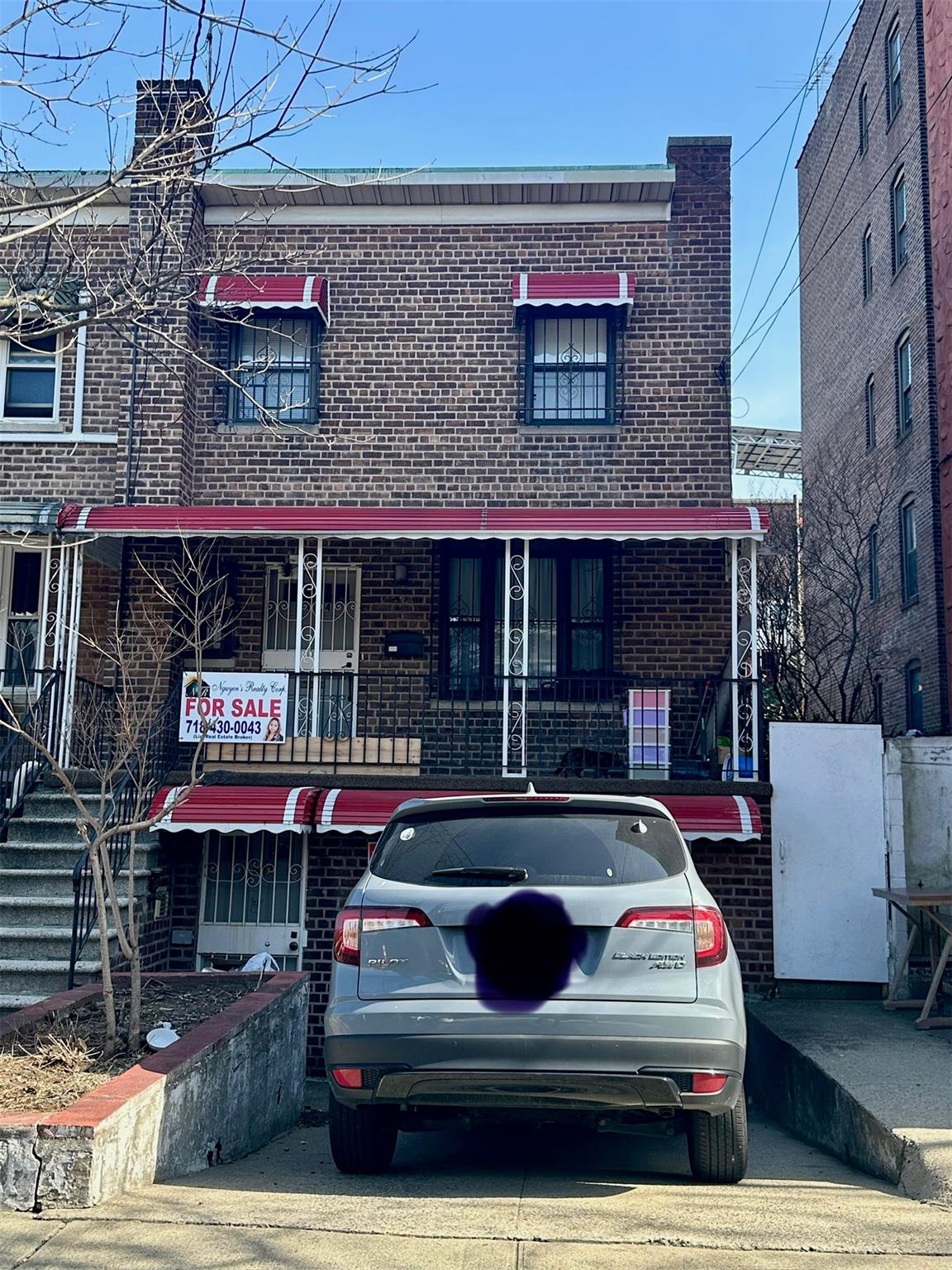 Property for Sale at Carpenter Avenue, Bronx, New York - Bedrooms: 3 
Bathrooms: 3 
Rooms: 4  - $685,000