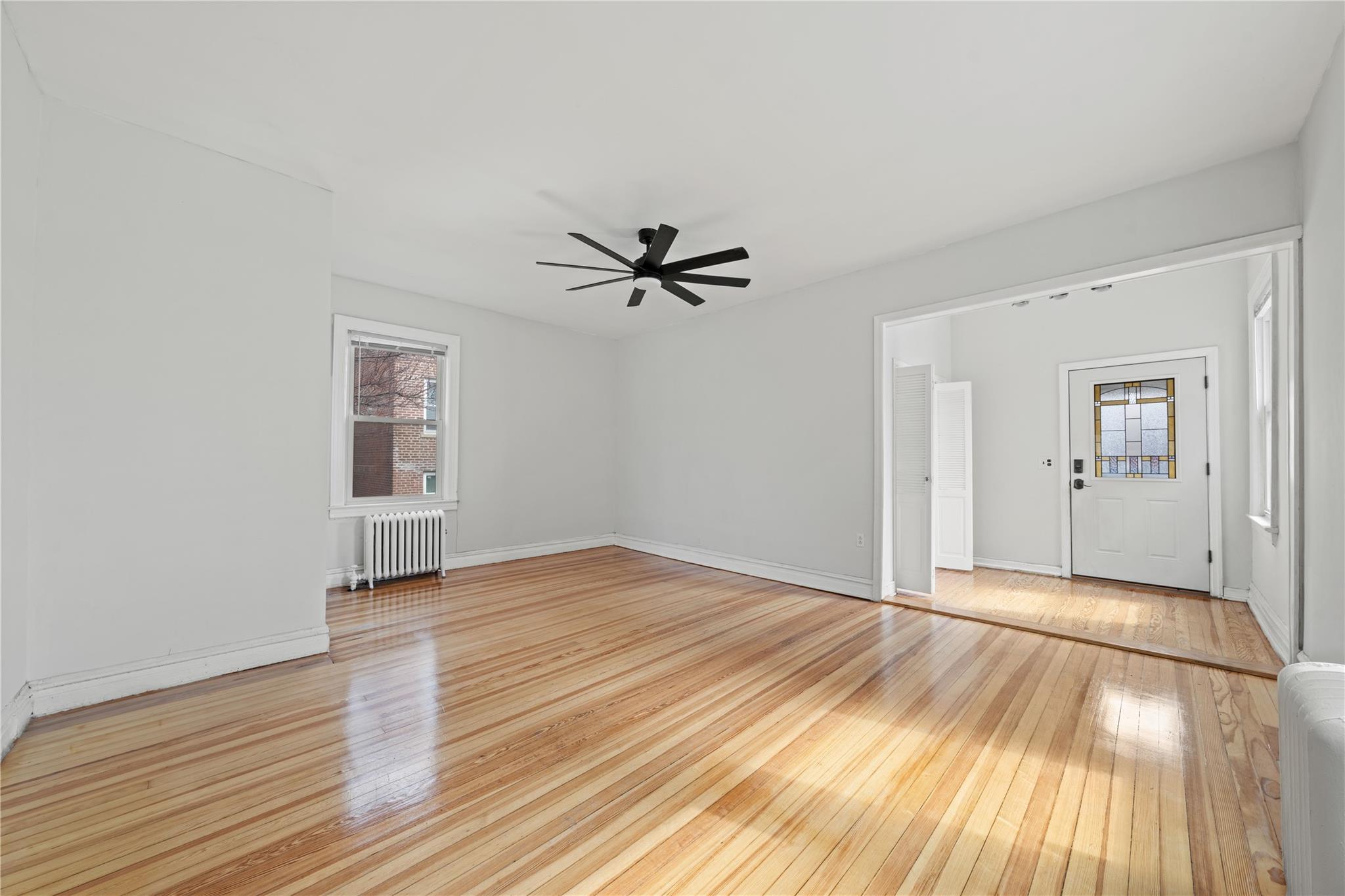 1555 Robertson Place, Bronx, Florida image 3