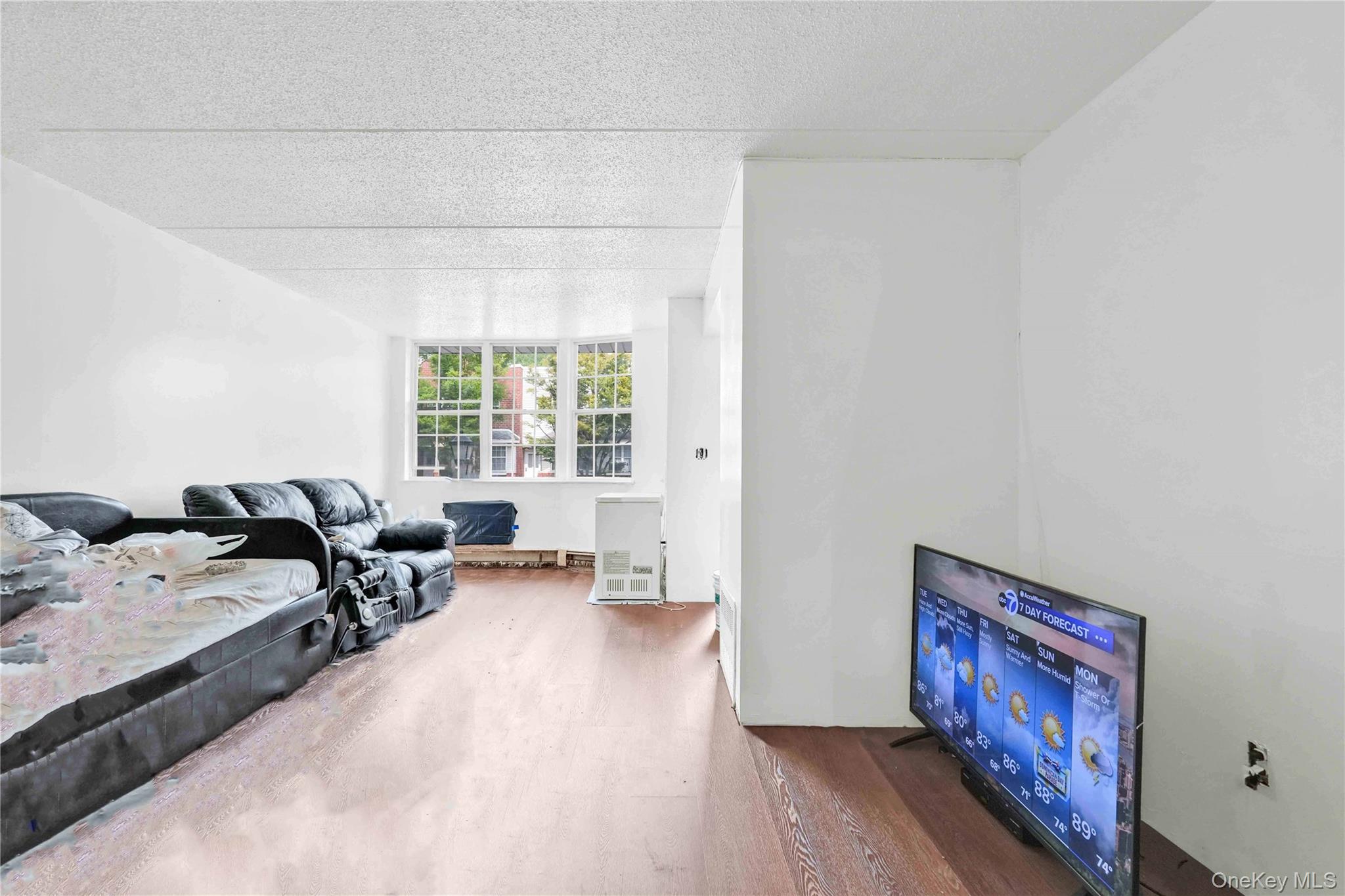 230 Sunset Boulevard 12230