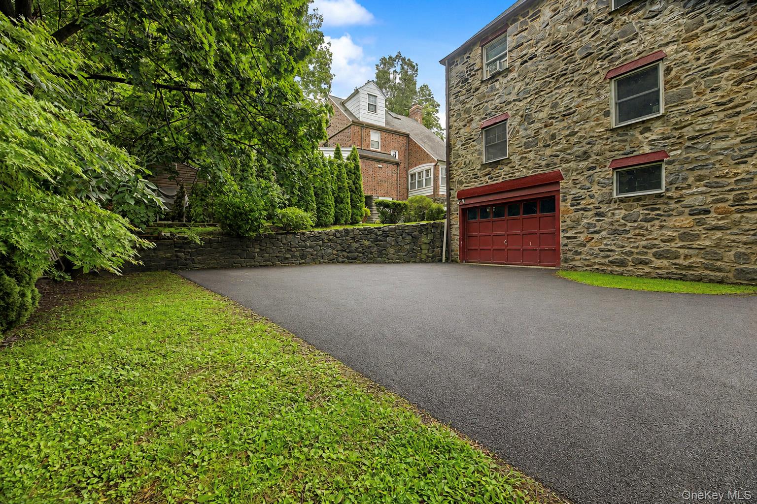 37 Lansdowne Drive