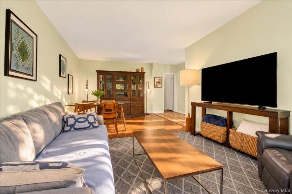 5 ROCKLEDGE RD APT 2A, HARTSDALE, NY 10530 - Image 58c24fd8c3e288d2ad3a557ceb8b5ba2/202888548