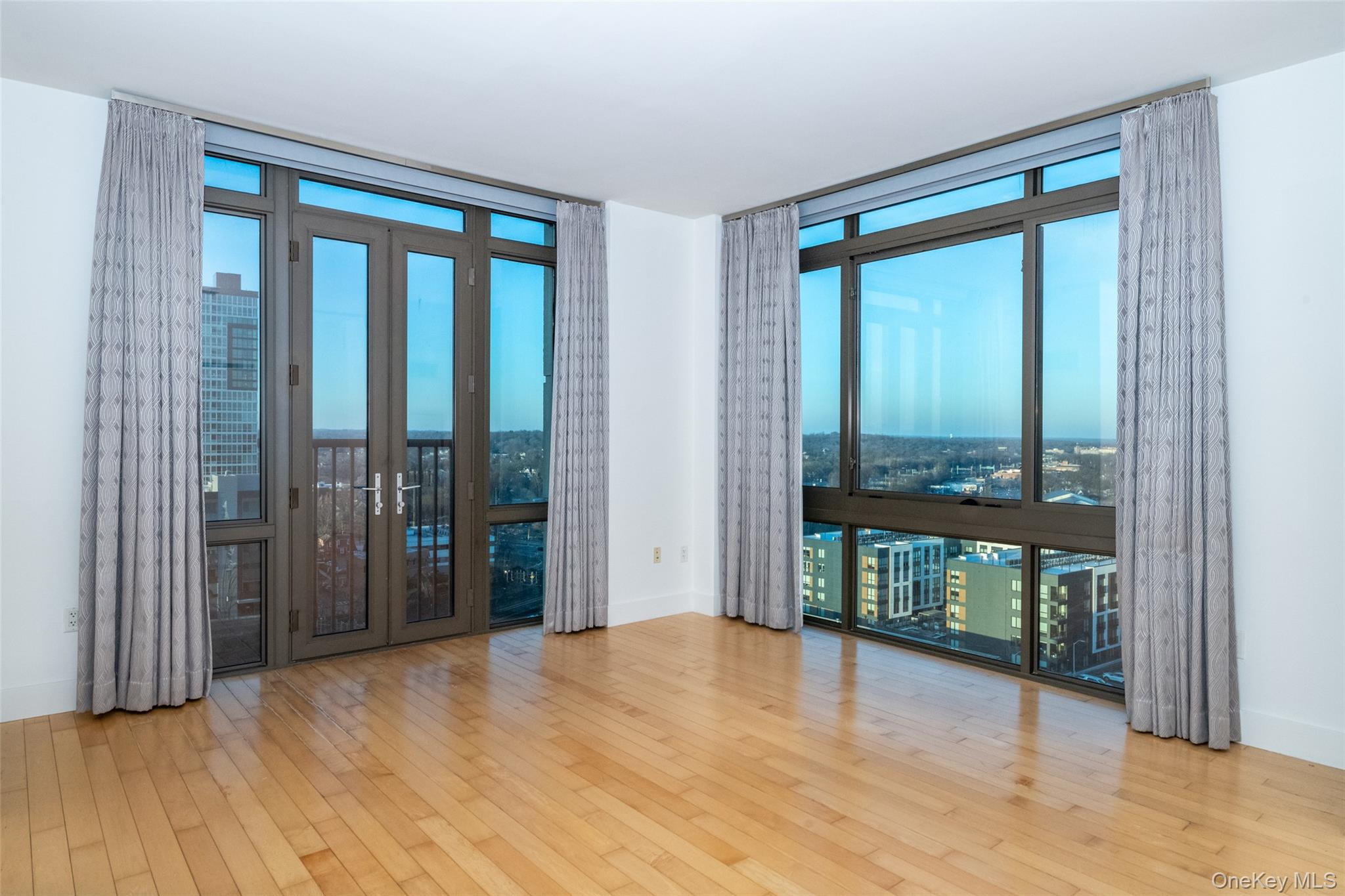 175 Huguenot Street 1401