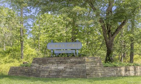 61 Huckleberry Lane East Hampton NY 11937