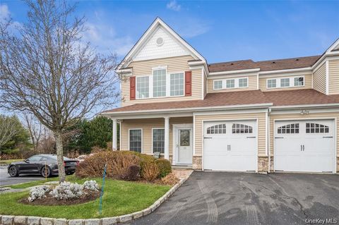 Photo of 22 Meadow Court, Oakdale, NY 11769 (MLS # 1029383)