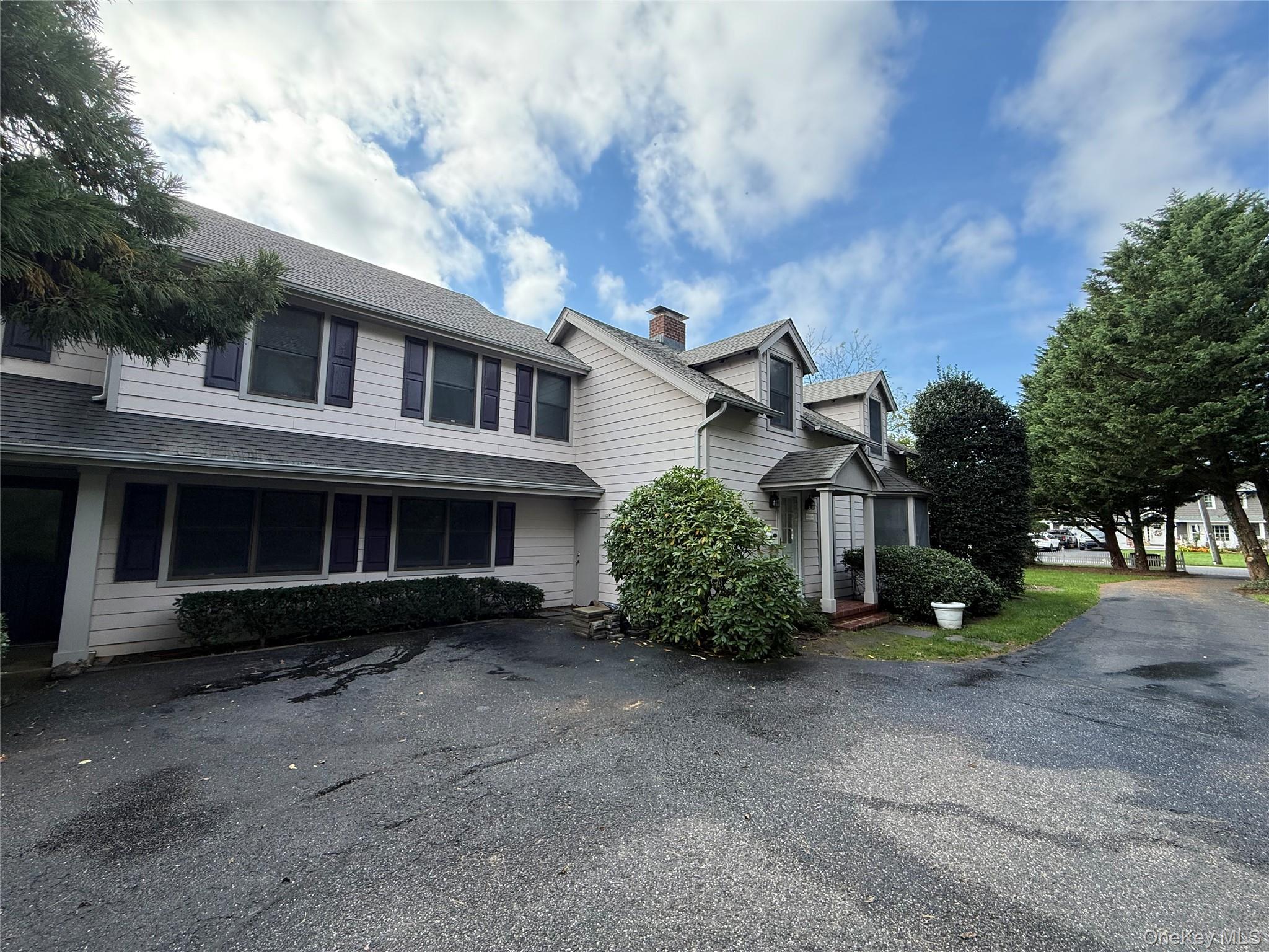 7 Suffolk Lane