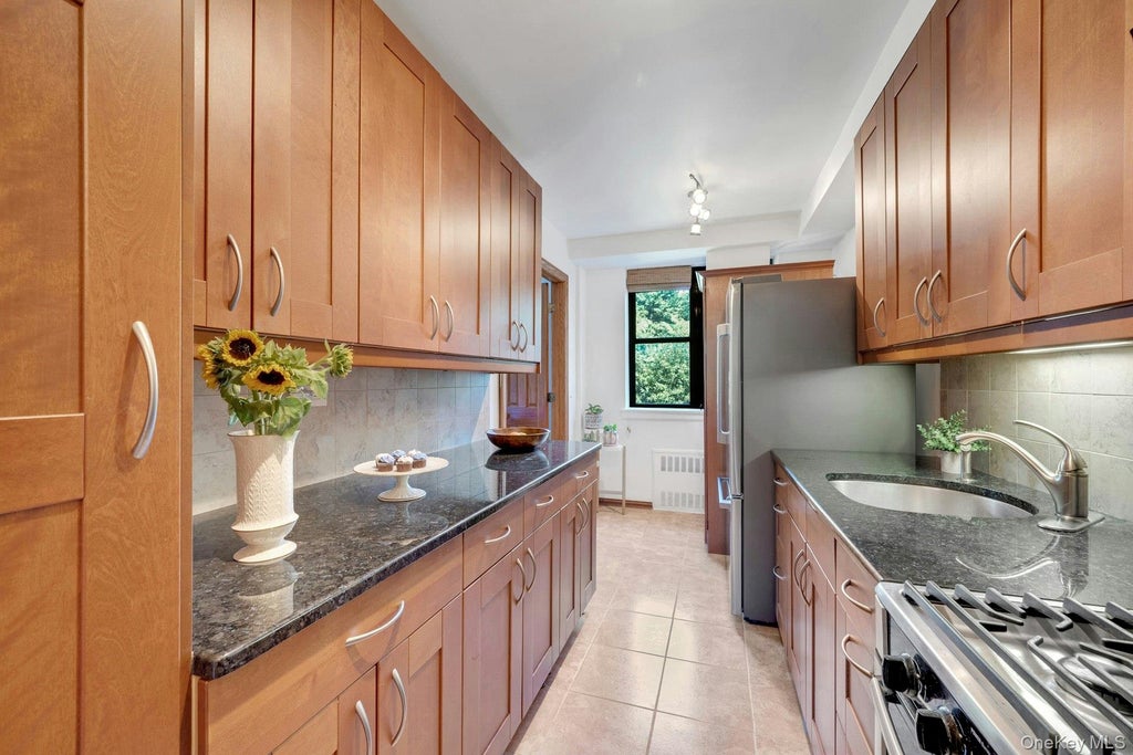 Photo of 735 Kappock Street #8F, Bronx, NY 10463 (MLS # 1050028)