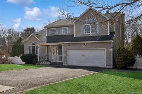 Homes For Sale - 6 1st Avenue<br/> Holtsville, NY 11742