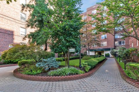 Homes For Sale - 68-61 Yellowstone Boulevard #519<br/> Forest Hills, NY 11375