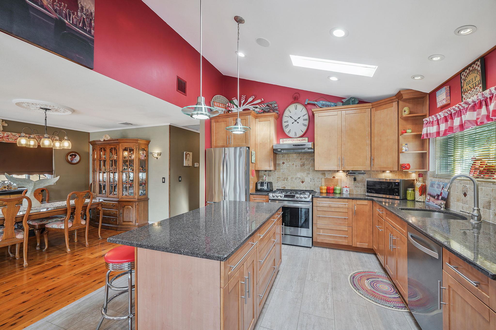 86 E Shore Drive, Massapequa, New York image 16