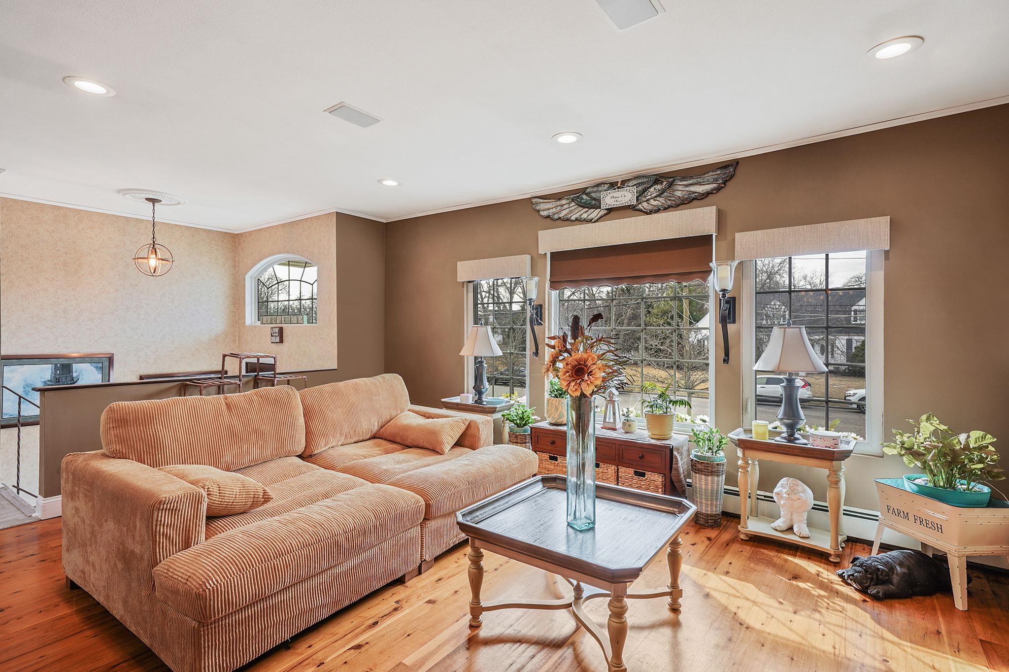 86 E Shore Drive, Massapequa, New York image 11
