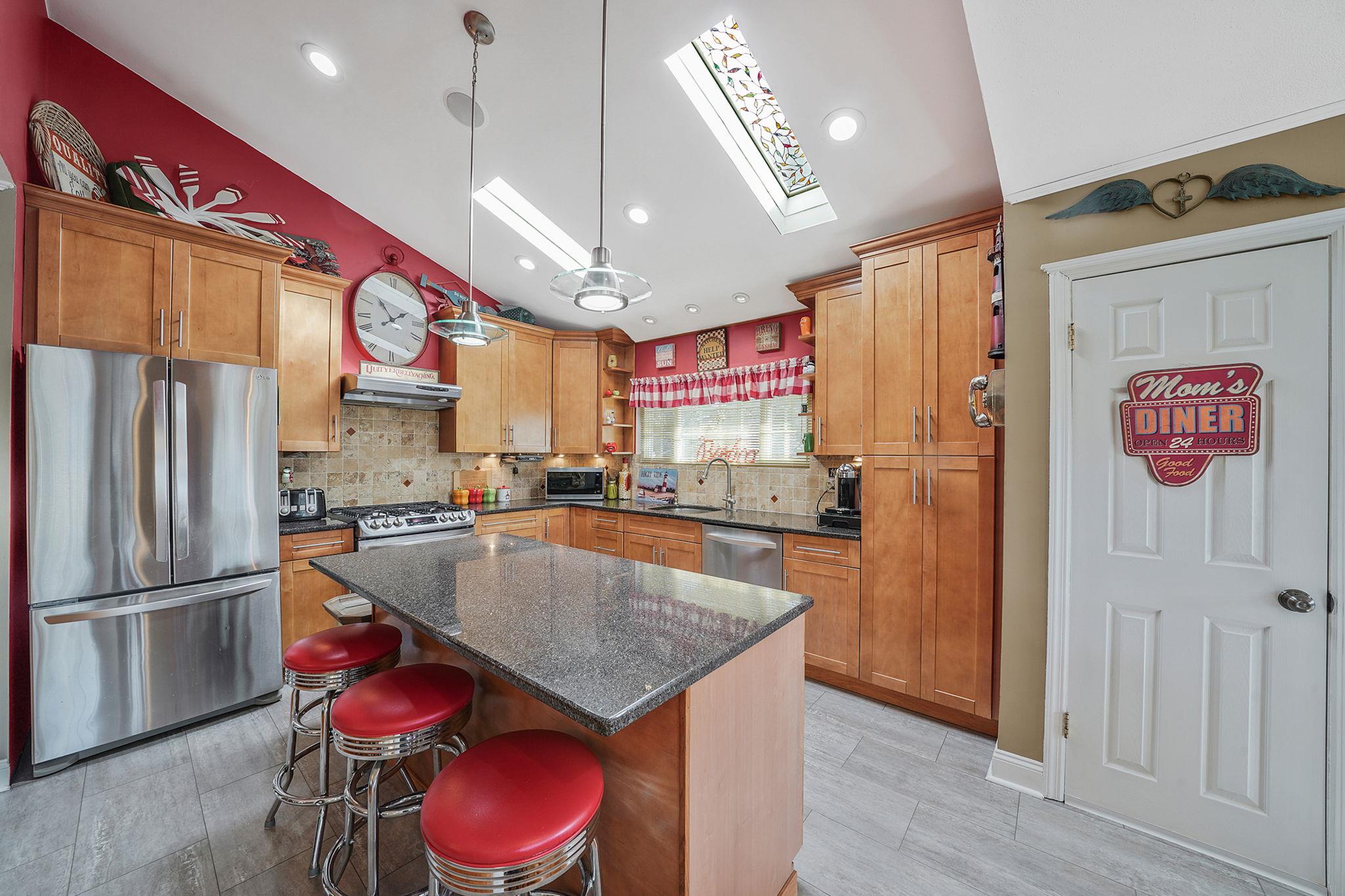 86 E Shore Drive, Massapequa, New York image 15
