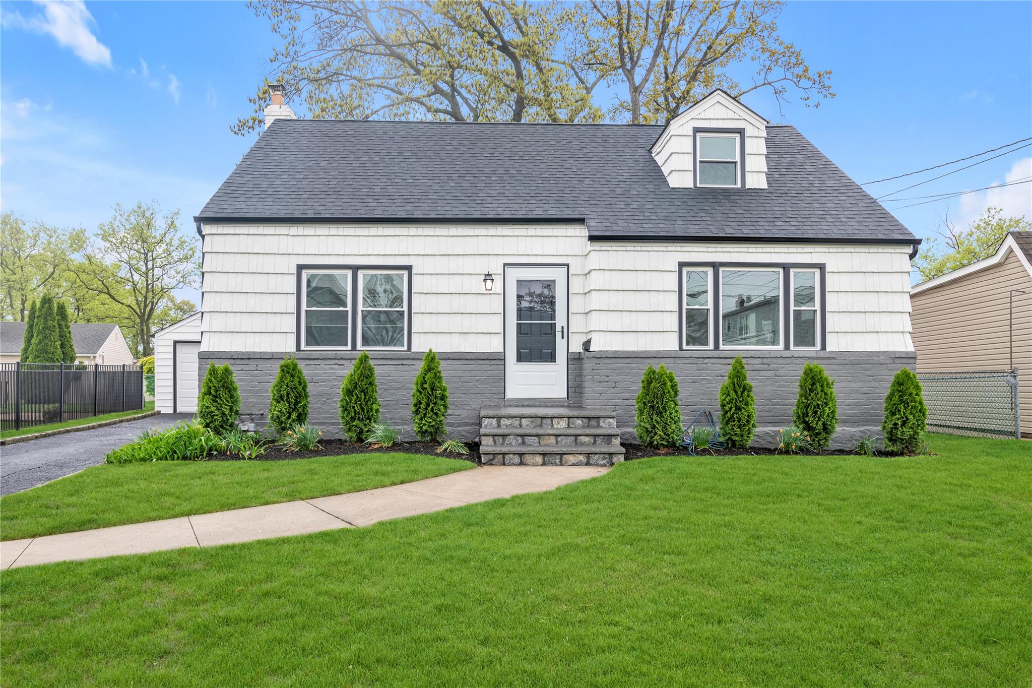699 Alton Road, West Hempstead, New York image 1
