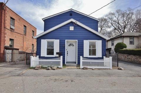 Photo of 431 4th Street, Mamaroneck, NY 10543 (MLS # 984719)