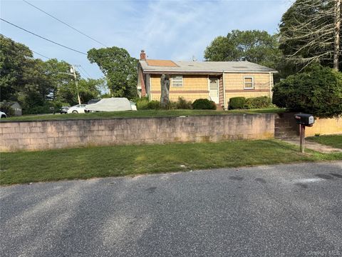 Homes For Sale - 7 Margaret Drive<br/> Suffolk County, Coram, NY 11727