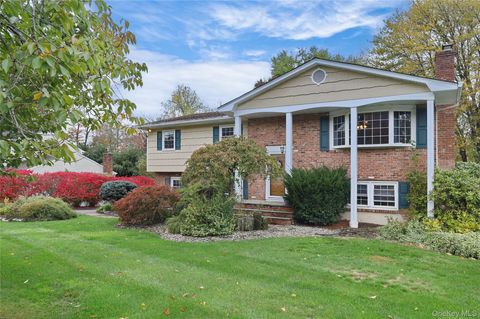 Photo of 12 Lilac Court, Nanuet, NY 10954 (MLS # 930858)