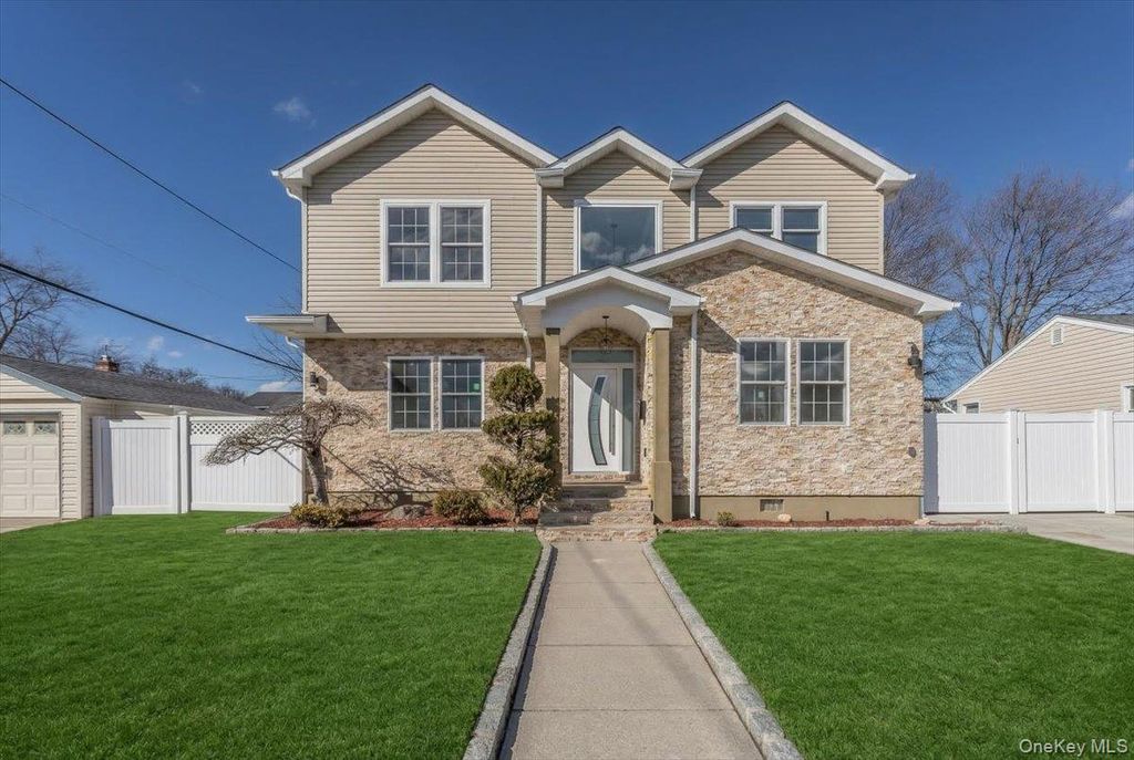 Photo of 3 Cornell Avenue, Hicksville, NY 11801 (MLS # 973084)