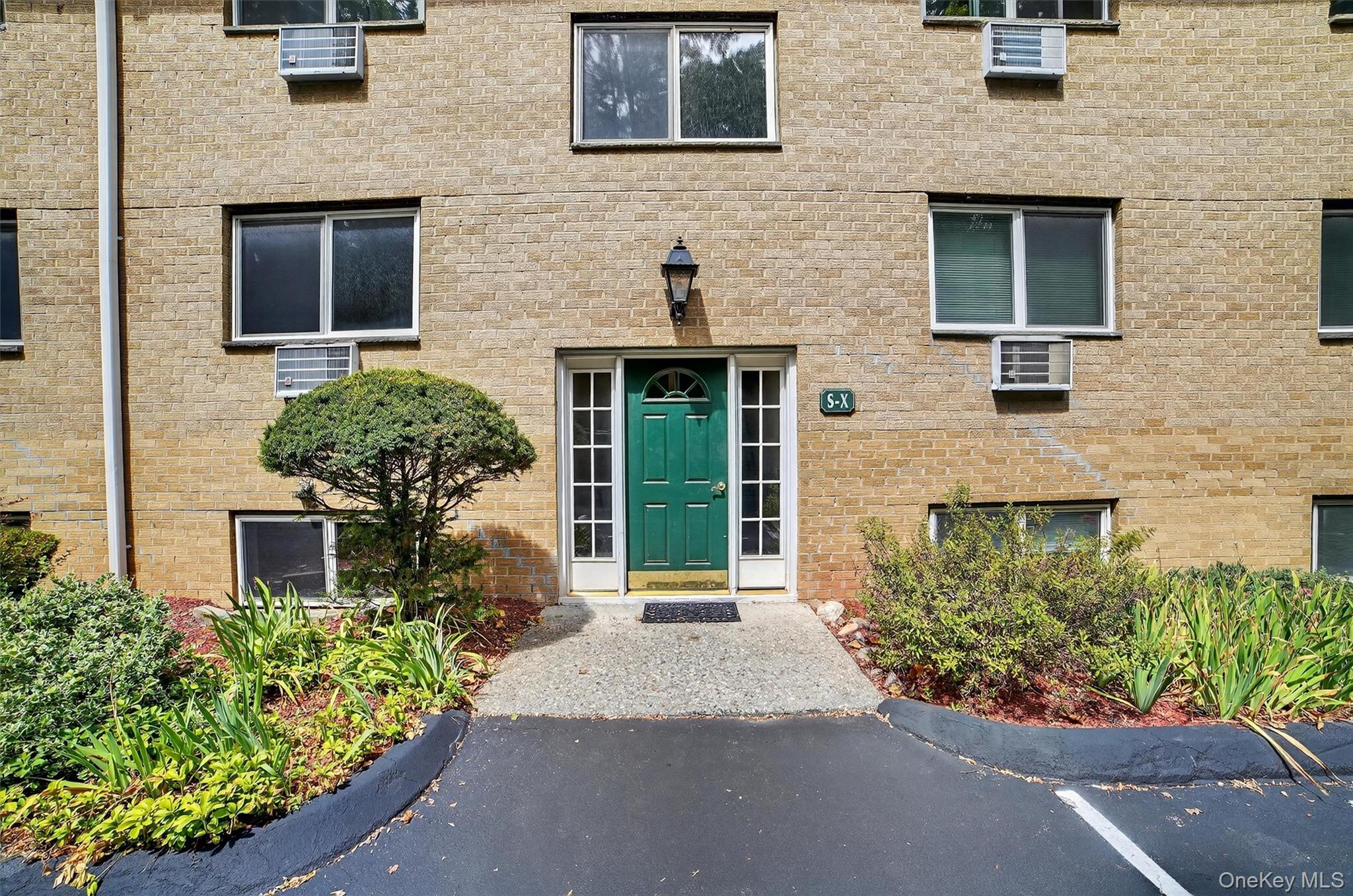 Croton-On-Hudson, New York 10520, United States, 2 Bedrooms Bedrooms, ,1 BathroomBathrooms,Residential,Active,195581