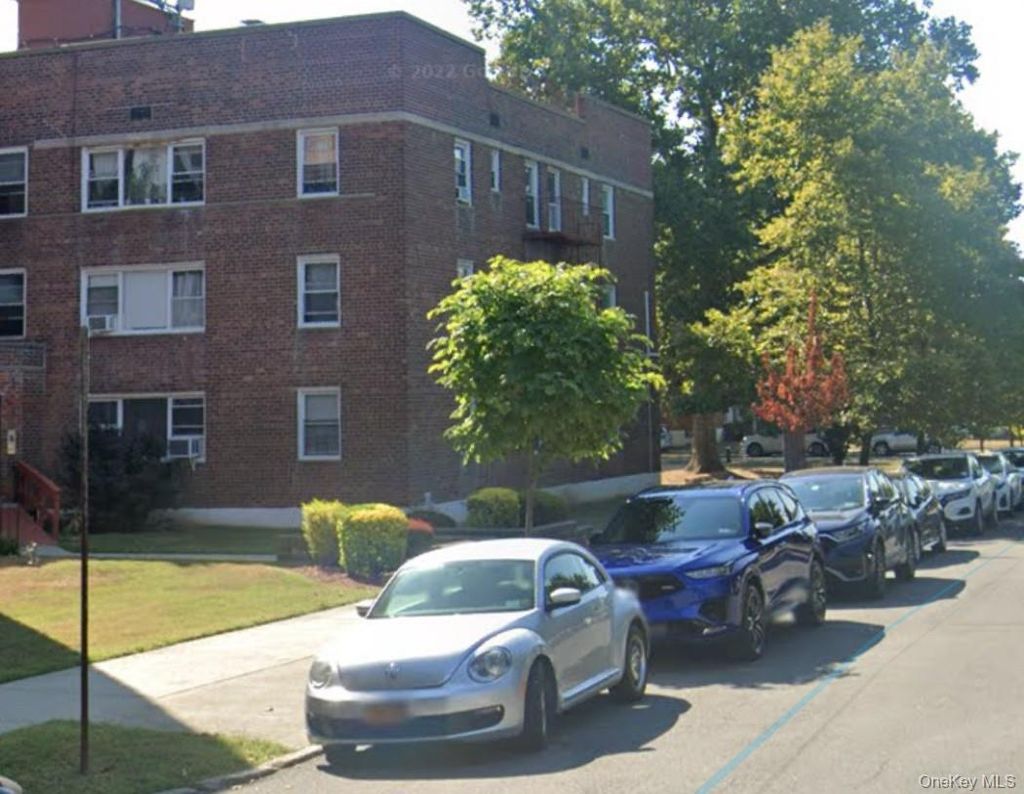 Photo of 68-09 138th Street #2B, Flushing, NY 11367 (MLS # 950436)