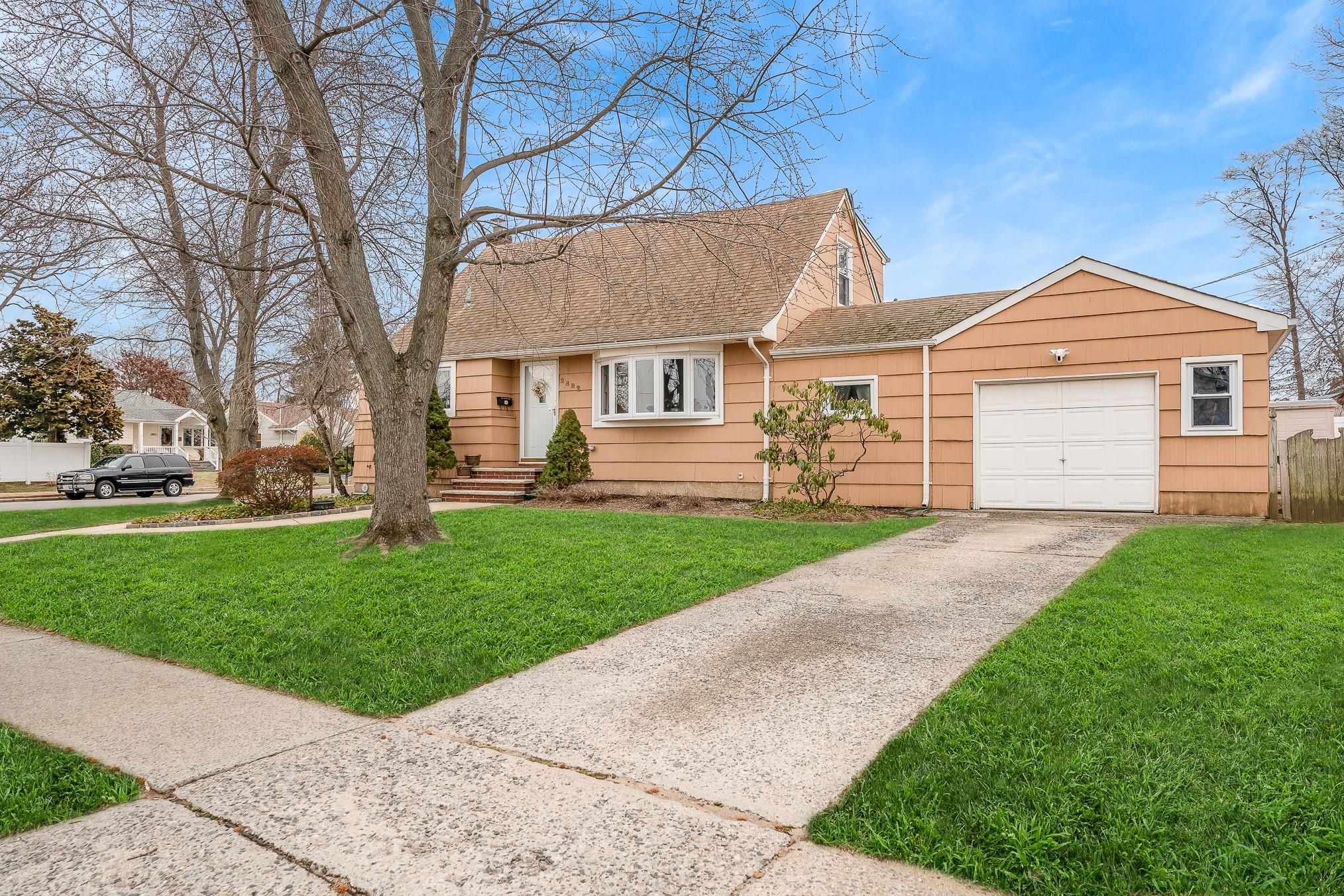 2882 Campbell Avenue, Wantagh, New York image 3