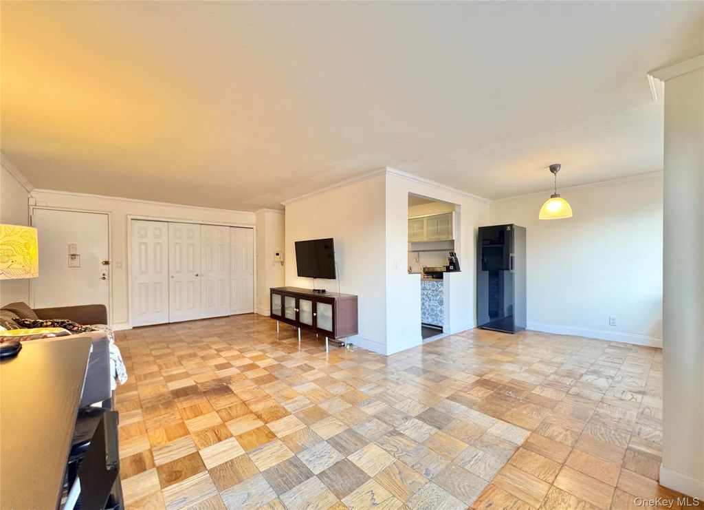 Photo of 86-15 Broadway #3H, Elmhurst, NY 11373 (MLS # 960243)