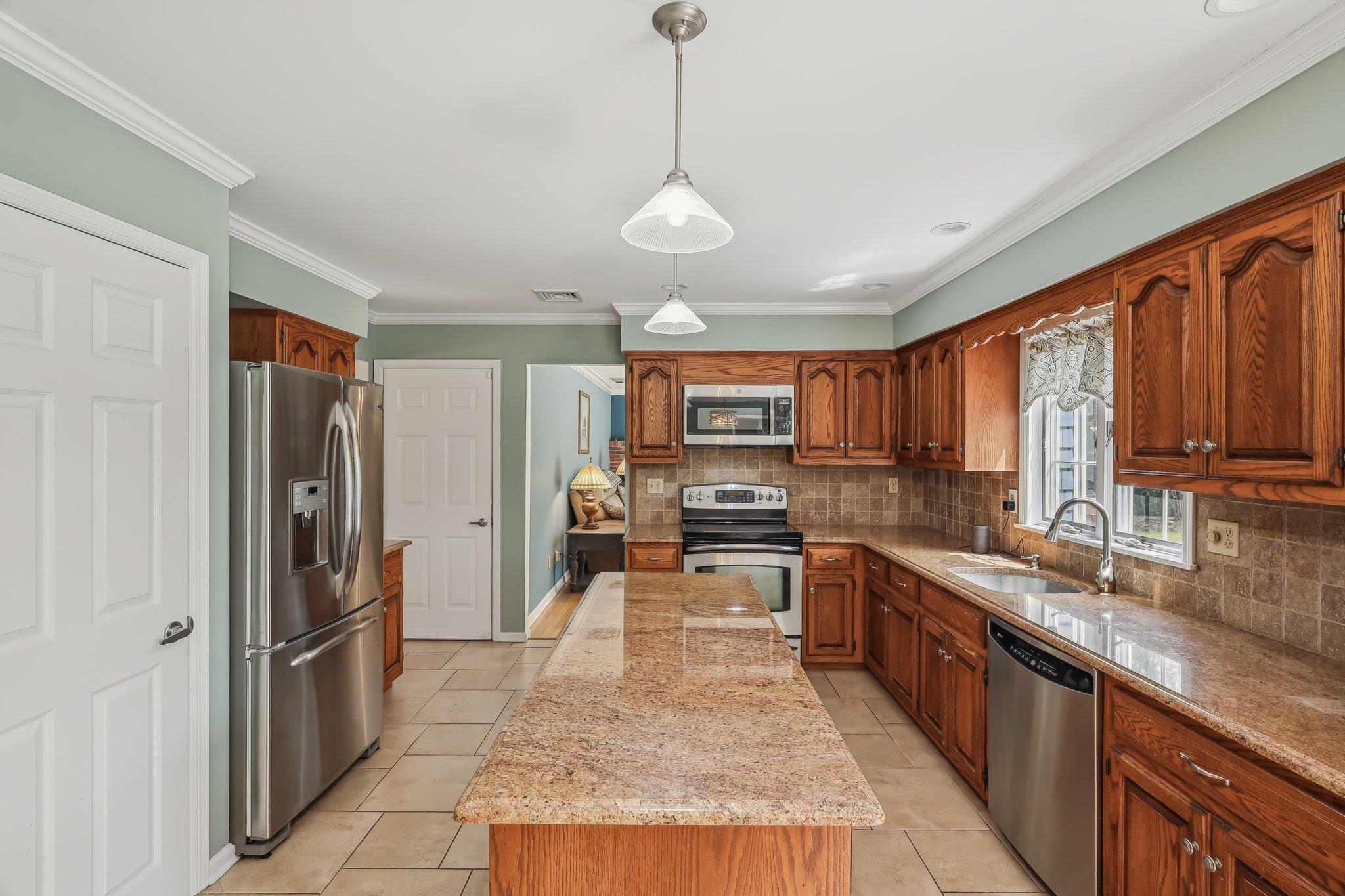2 Chambord Court, Shoreham, New York image 15