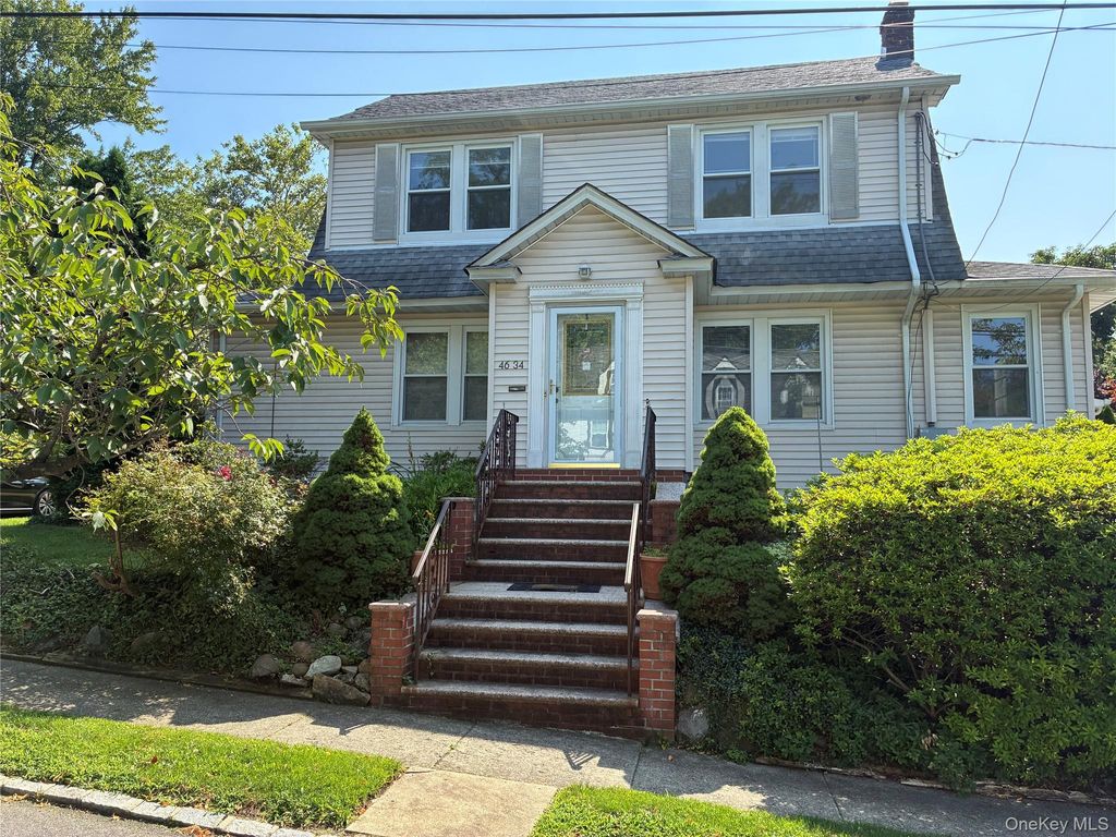 Photo of 4634 Iris Lane, Great Neck, NY 11020 (MLS # 1030213)