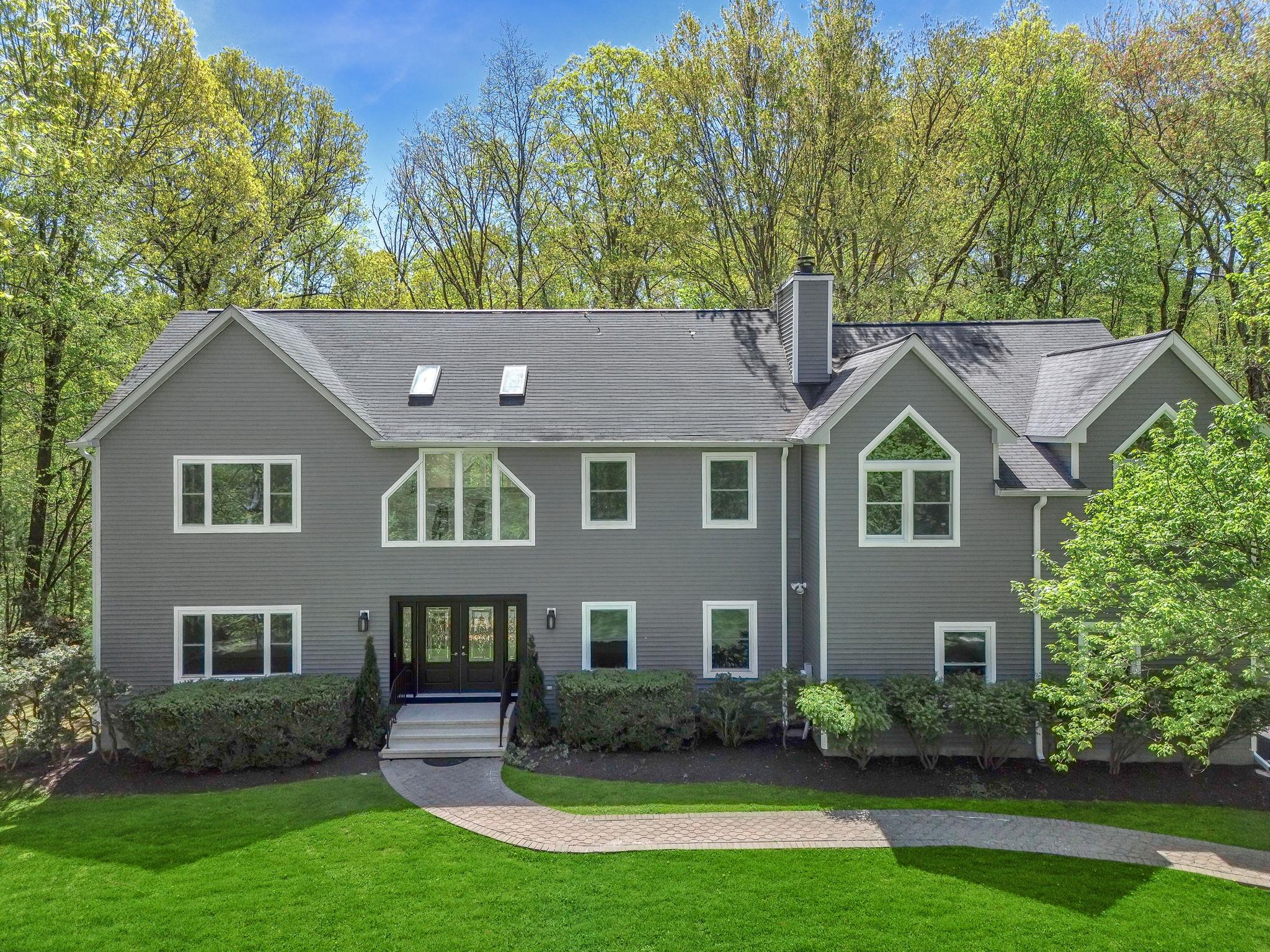 1121 Estates Drive, Ossining, New York image 1