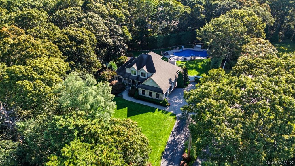 Photo of 21 E Moriches Riverhead Road, East Moriches, NY 11940 (MLS # 984090)