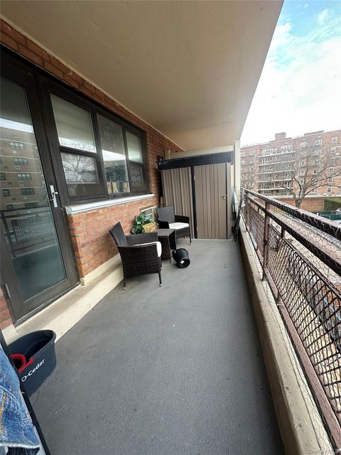 153-25 88th Street 3G Howard Beach NY 11414