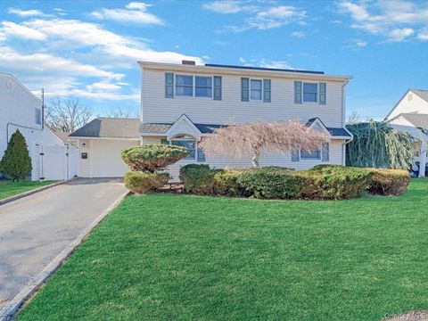 12 Cable Lane Hicksville NY 11801