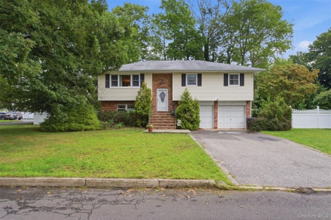 Photo of 17 Jerome Street, Smithtown, NY 11787 (MLS # 1046497)