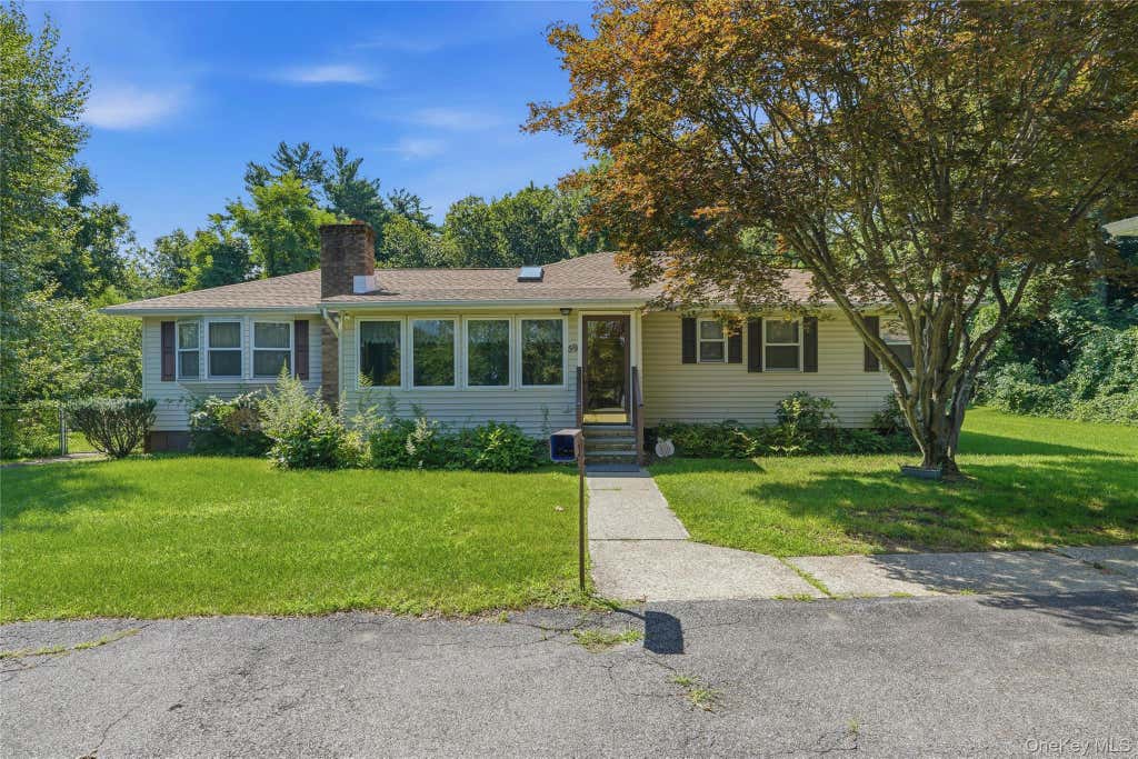 Photo of 59 Carle Terrace, Lake Katrine, NY 12449 (MLS # 1041124)