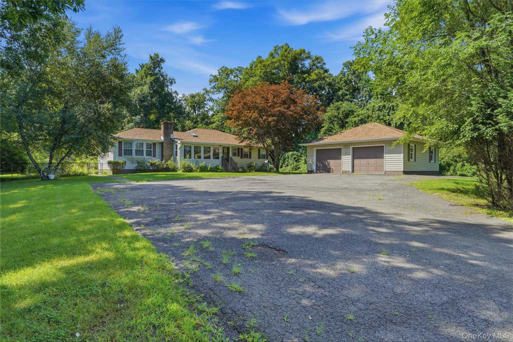Photo of 59 Carle Terrace, Lake Katrine, NY 12449 (MLS # 1041124)