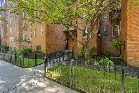 Photo of 3325 81 Street #2E, Jackson Heights, NY 11372 (MLS # 1065375)
