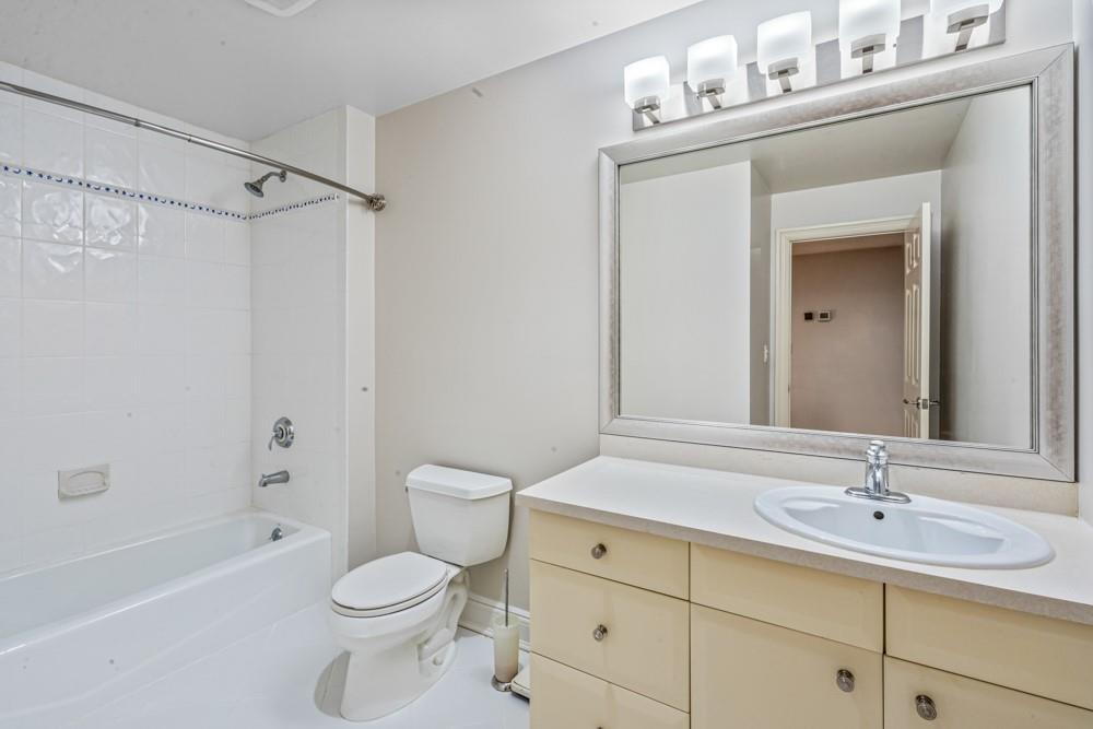 23 Kensington Circle, North Hempstead, New York image 19