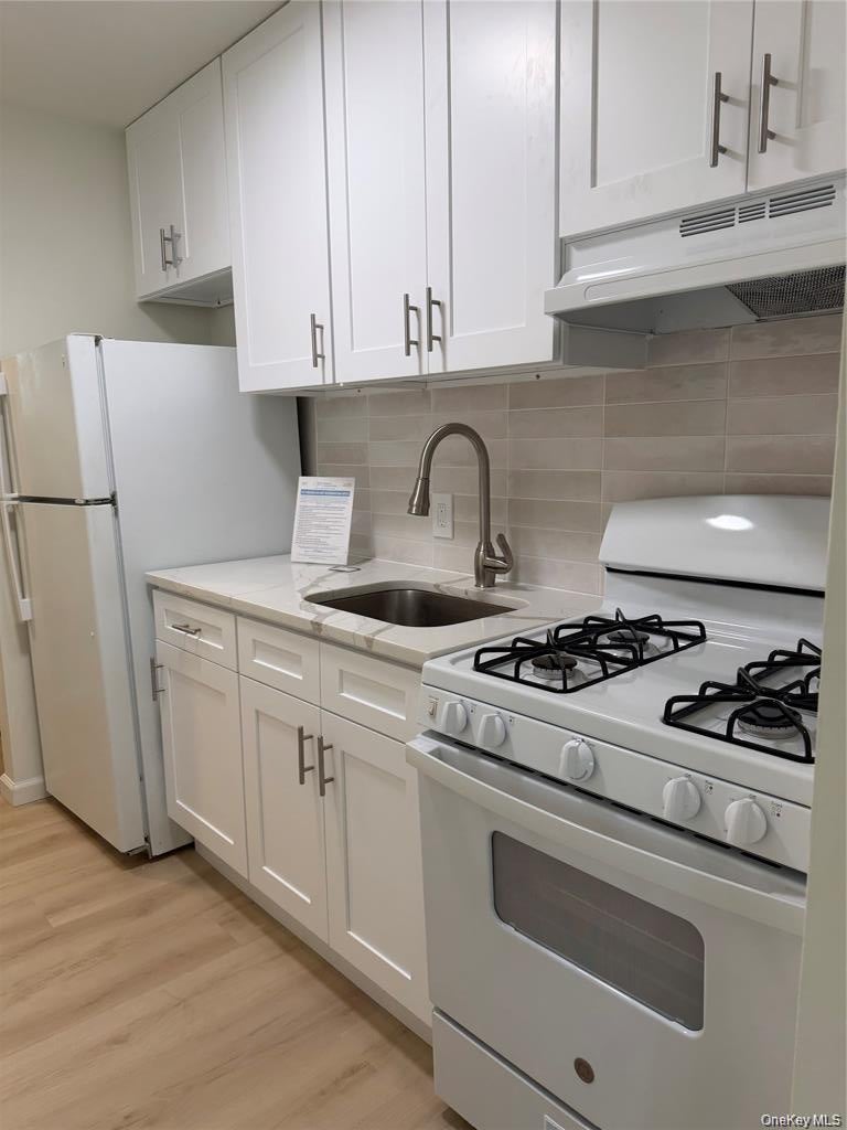 8 Colonial Drive 10 - Photo 4