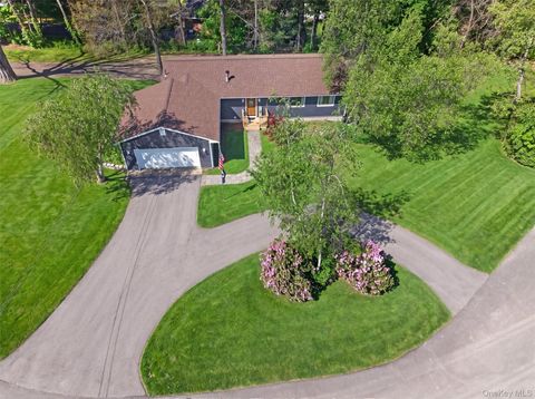 Homes For Sale - 1 Harvest Circle<br/> Warwick, NY 10990