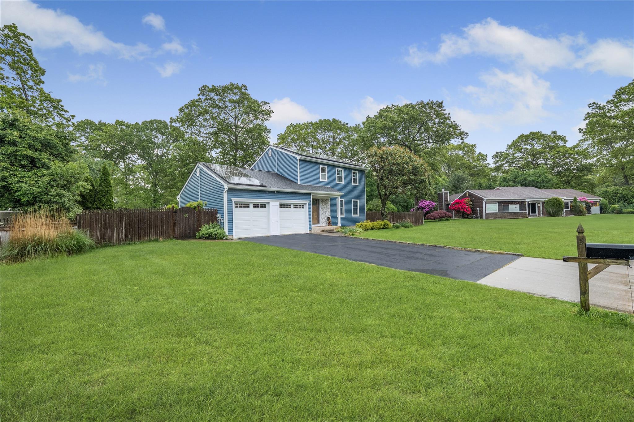 5 Cedar Heights Drive, Ridge, New York image 4