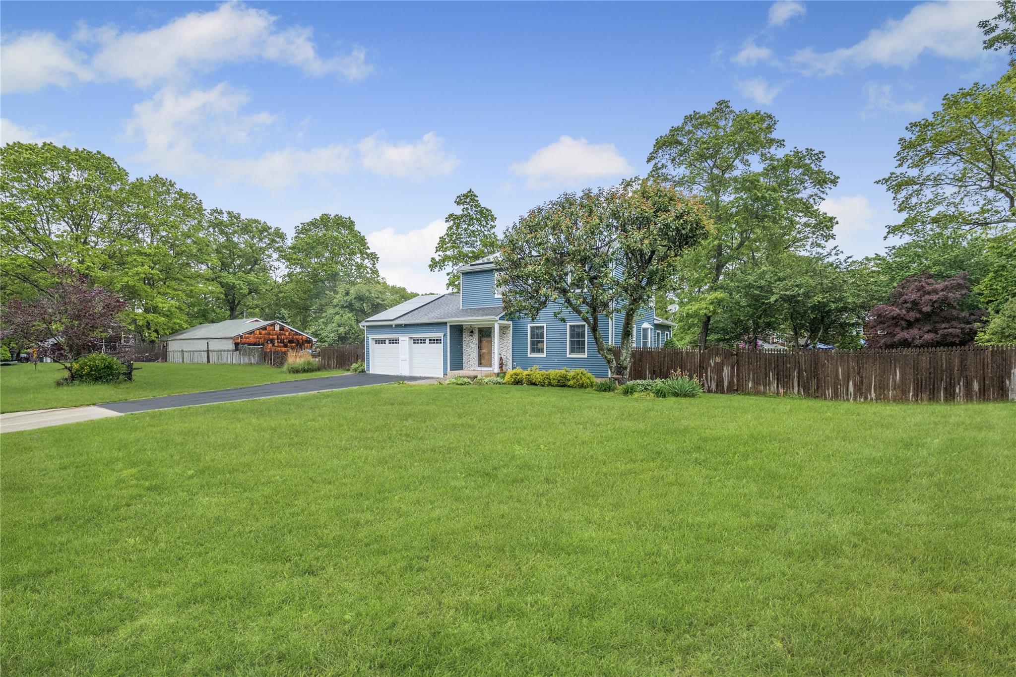 5 Cedar Heights Drive, Ridge, New York image 3