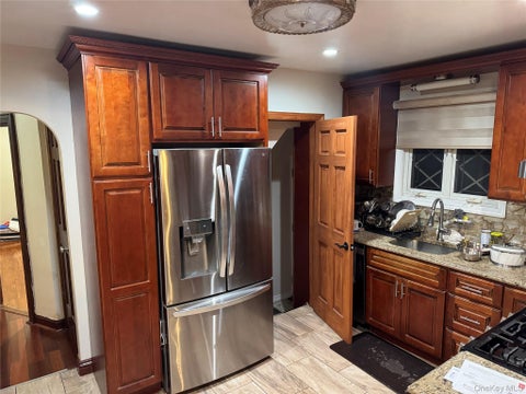 Homes For Rent - 8315 Little Neck Parkway<br/> Glen Oaks, NY 11004