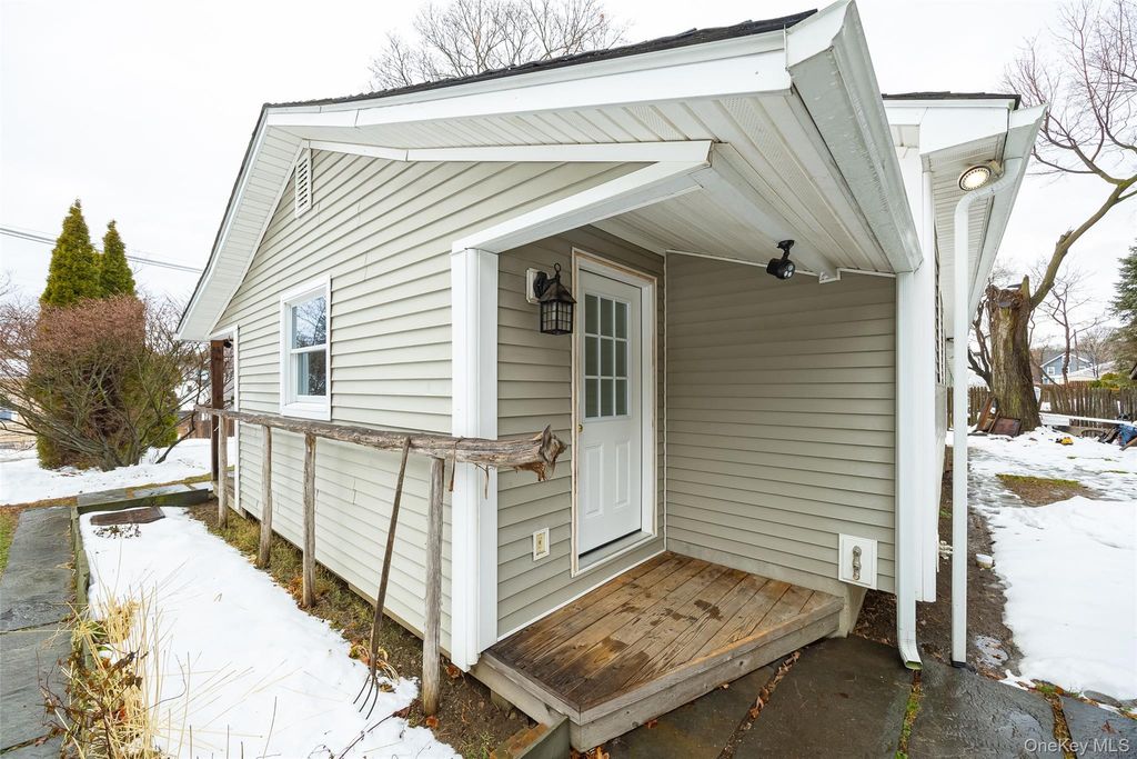 Photo of 28 Howland Avenue, Beacon, NY 12508 (MLS # 946371)