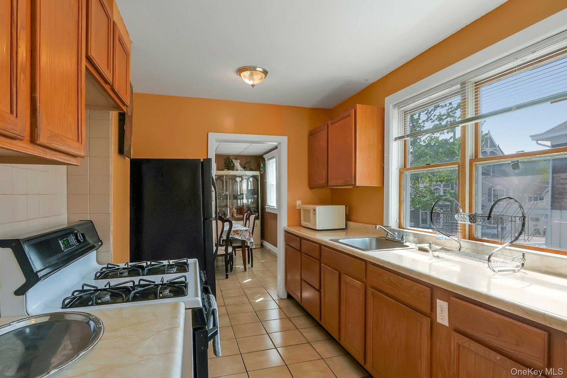 12 E Catherine Street