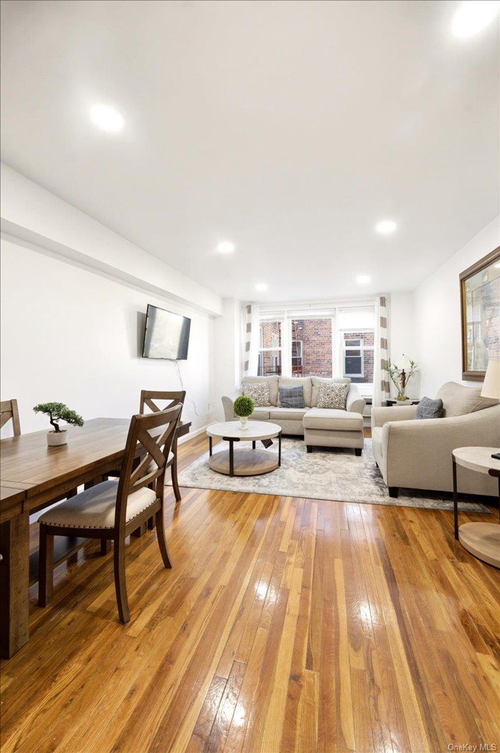 Photo of 333 Bronx River Road #602, Mount Vernon, NY 10704 (MLS # 983854)