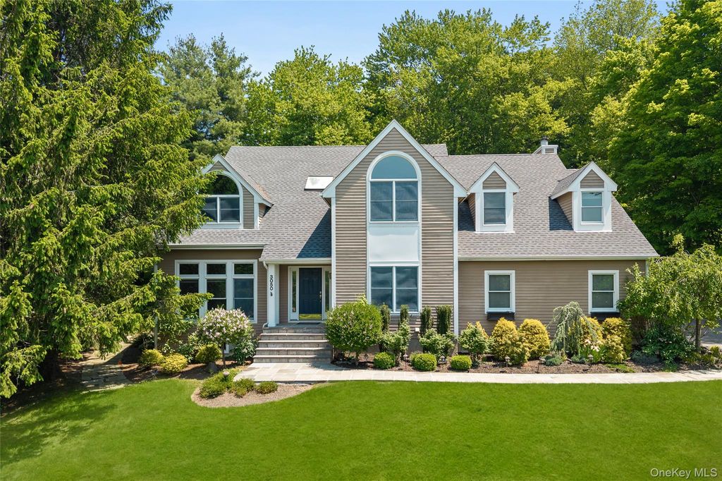 Photo of 3050 Chen Court, Yorktown Heights, NY 10598 (MLS # 1005119)