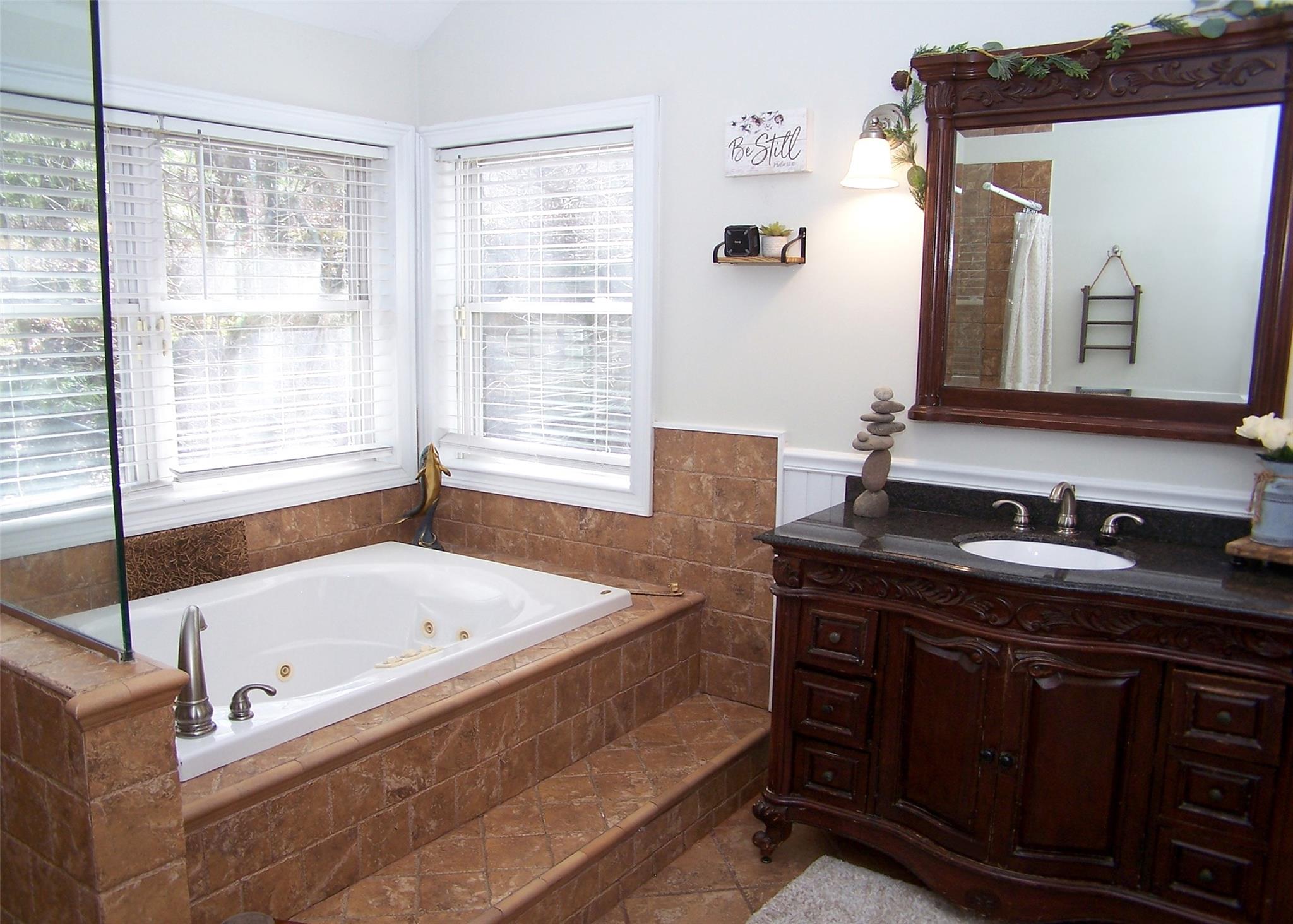 11 N Doral Lane, Yaphank, New York image 14