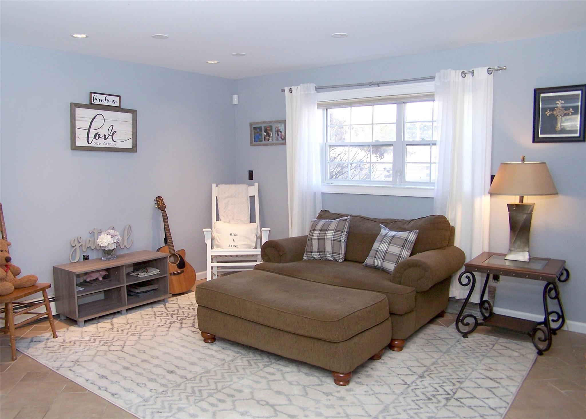 11 N Doral Lane, Yaphank, New York image 5